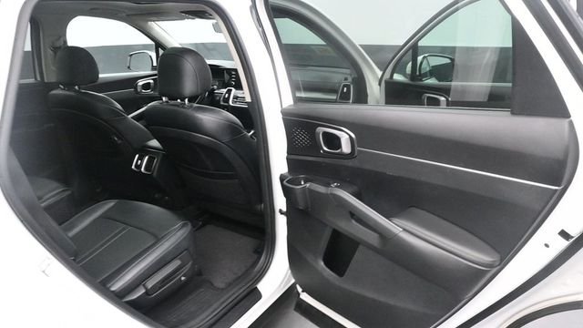Used 2021 White Kia EX image 17