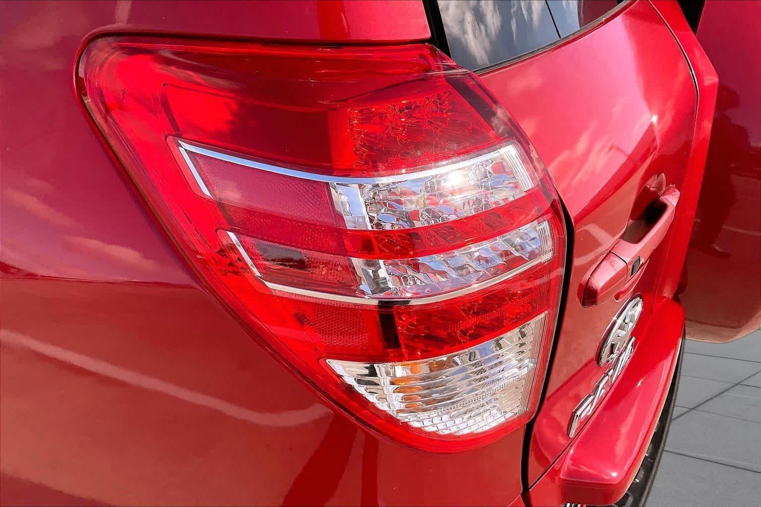 Used 2011 Barcelona Red Metallic Toyota Ltd image 25