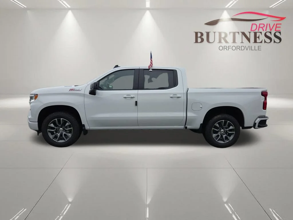 New 2026 Summit White Chevrolet RST image 5