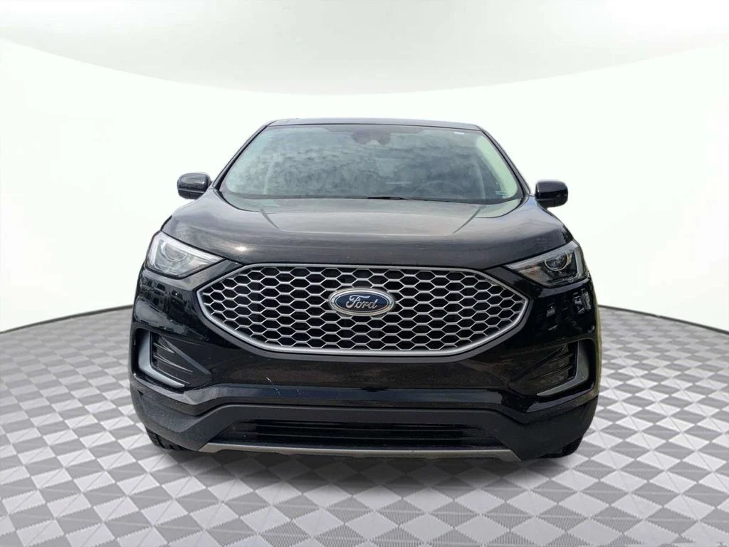 Used 2024 Black Ford SEL image 8