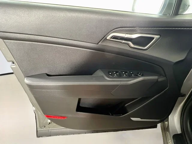 2023 Kia Sportage LX - Photo 29