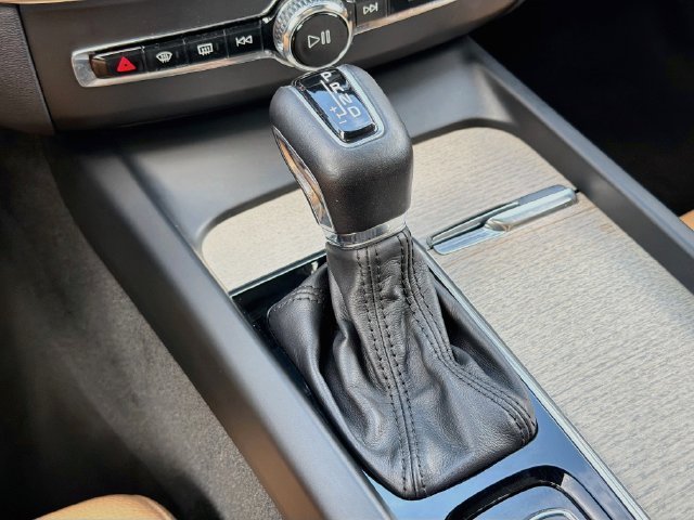 Used 2019 Gray Metallic Volvo Inscription image 30