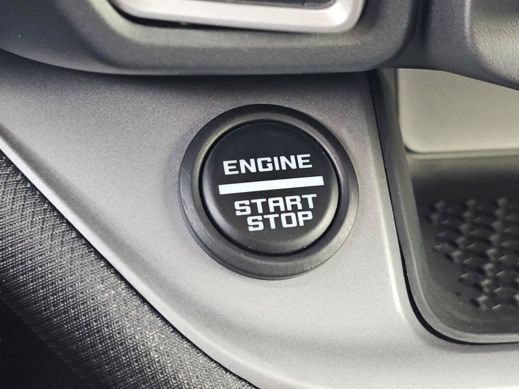 Used 2022 Silver Metallic Ford Outer Banks image 16