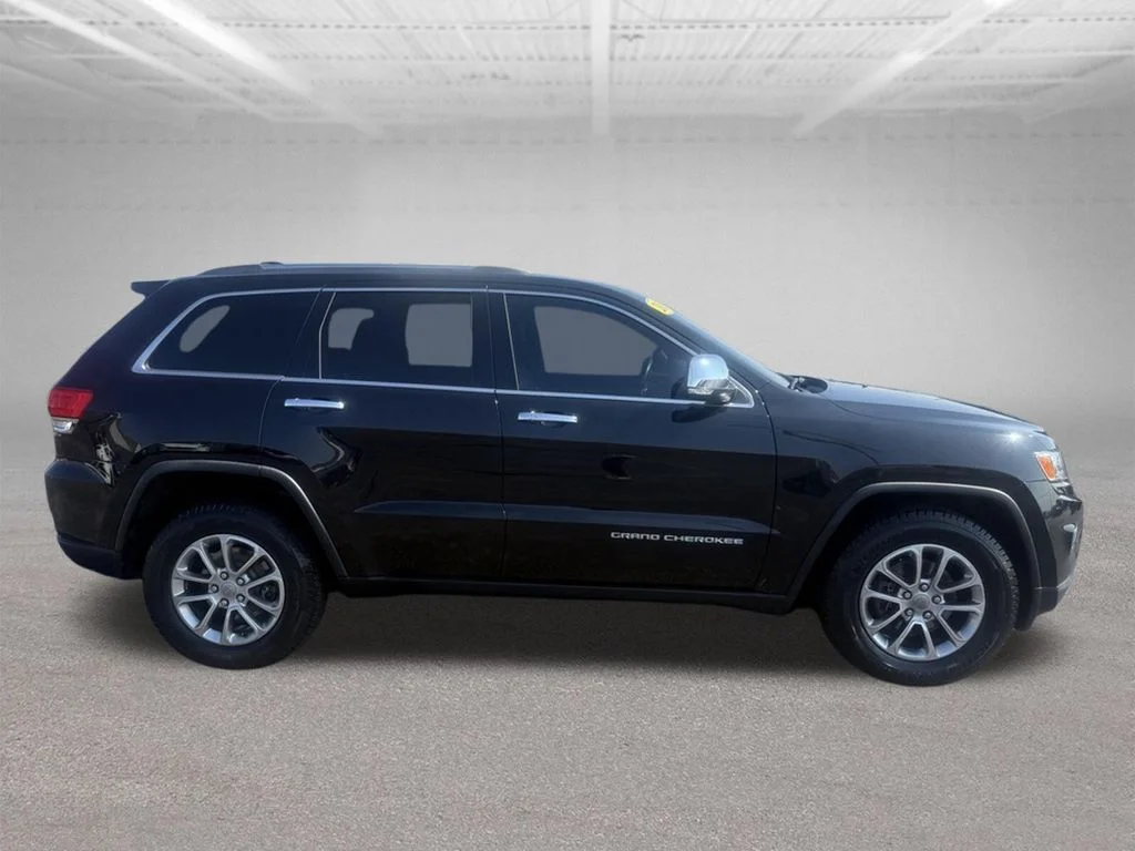 Used 2015 Brilliant Black Crystal Pearlcoat Jeep Limited image 2