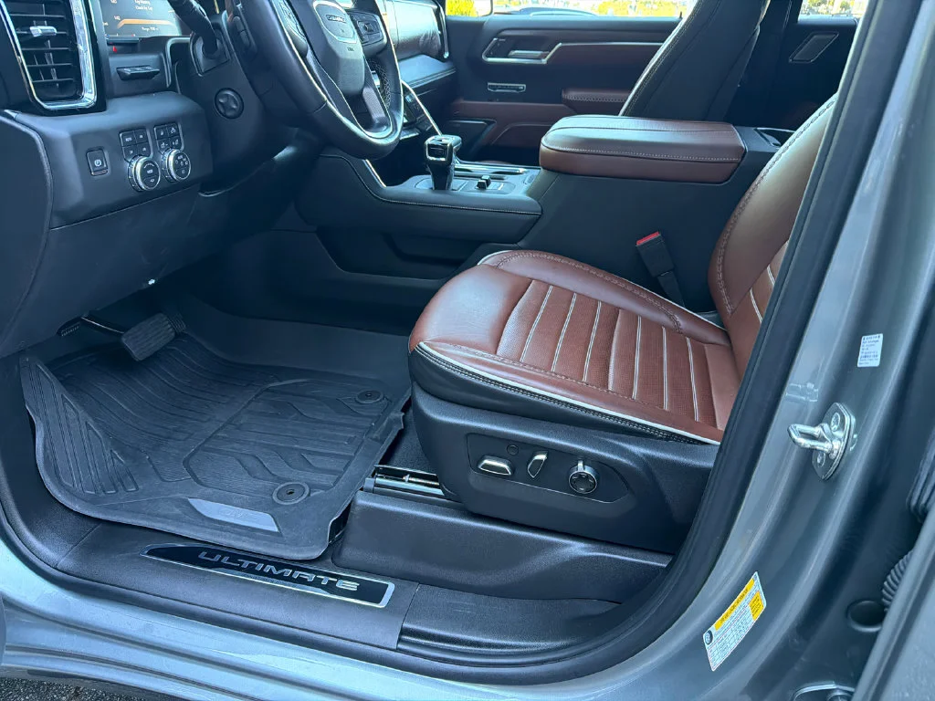 Used 2026 Silver GMC Denali Ultimate image 9