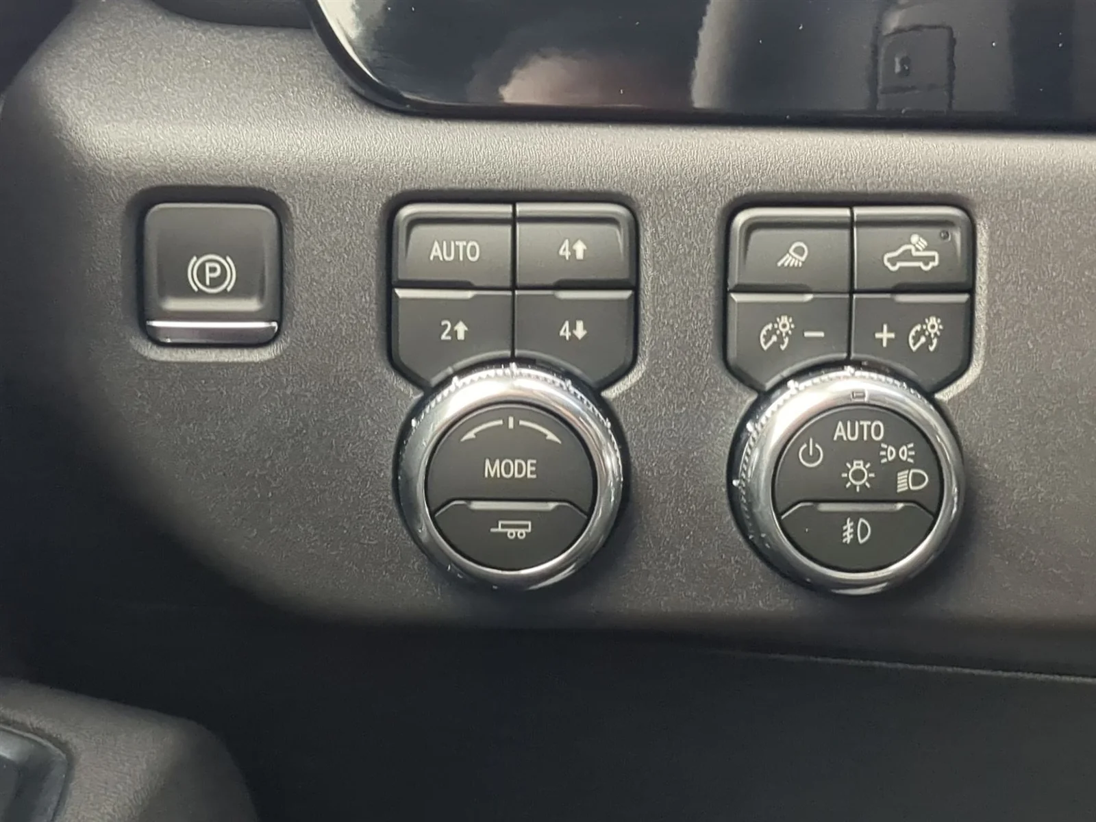 New 2026 Onyx Black GMC SLT image 42