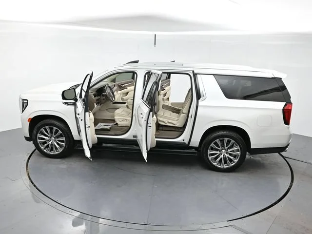 Used 2021 WHITE FROST TRICOAT GMC Denali image 42