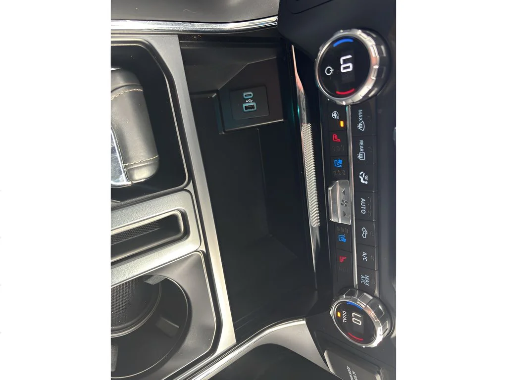 Used 2021 Oxford White Ford LARIAT image 32