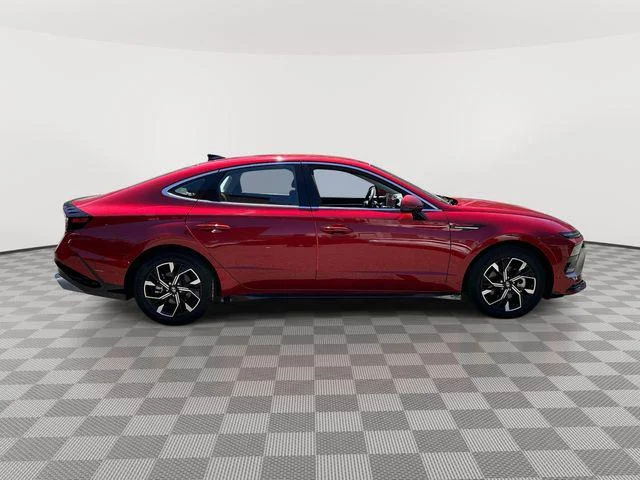 Used 2024 Ultimate red Hyundai SEL image 2