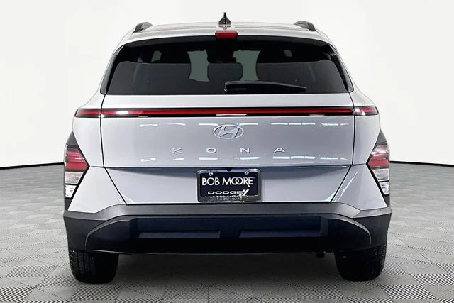 Used 2025 Gray Hyundai SEL image 5