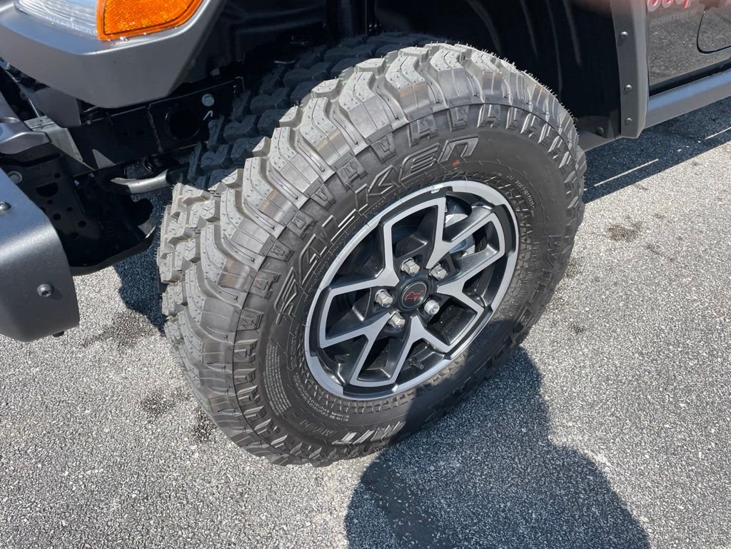 New 2026 Black Clear-Coat Exterior Paint Jeep Rubicon X image 9