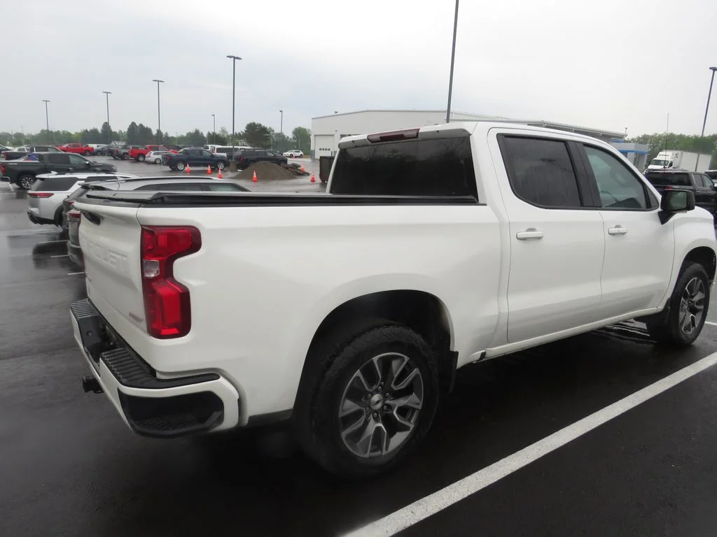 Used 2023 White Chevrolet RST image 18