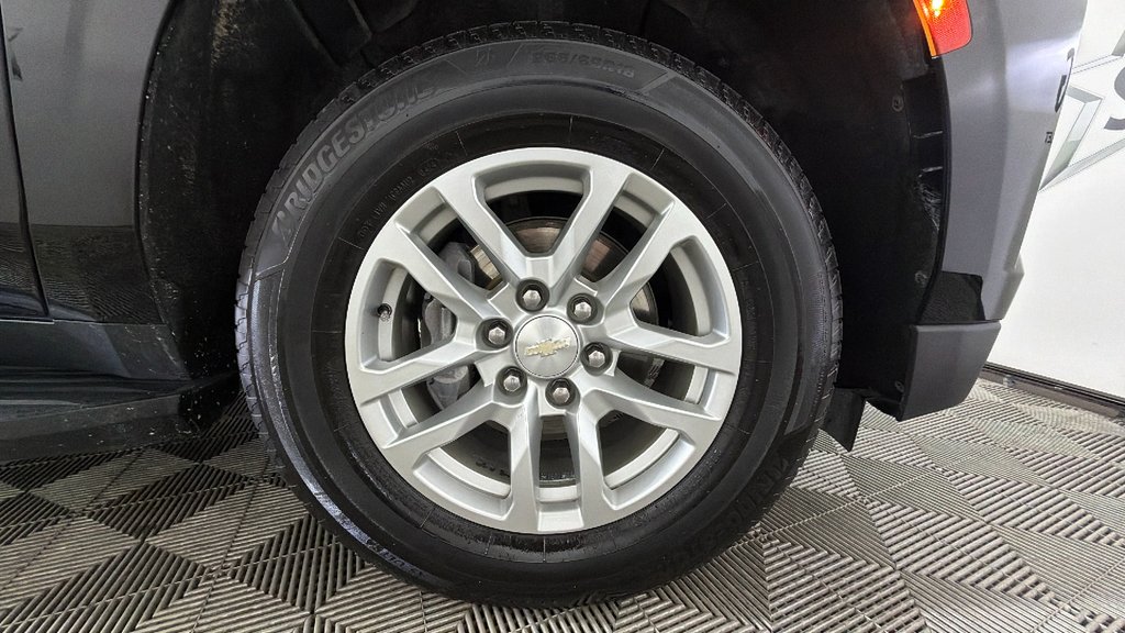 Used 2022 Black Chevrolet LT image 32