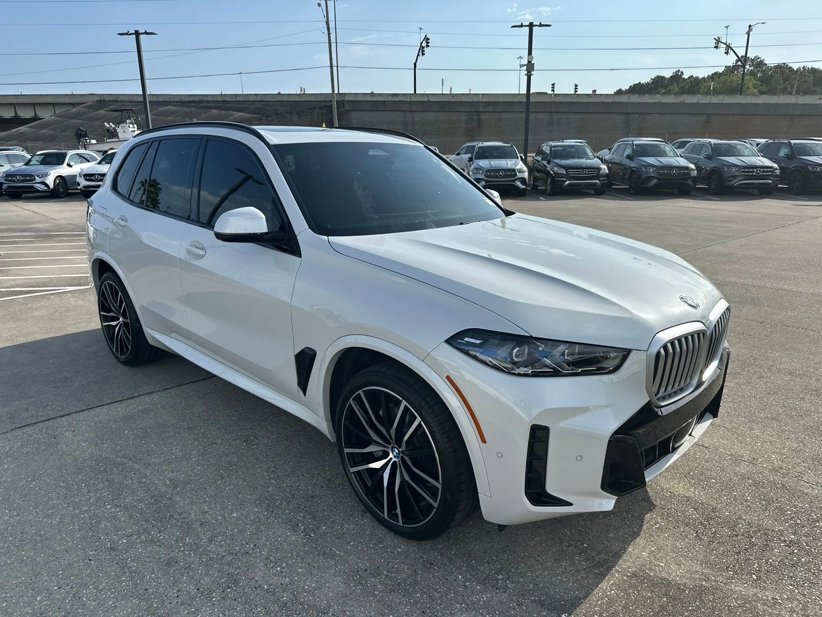 Used 2026 White BMW sDrive40i image 5