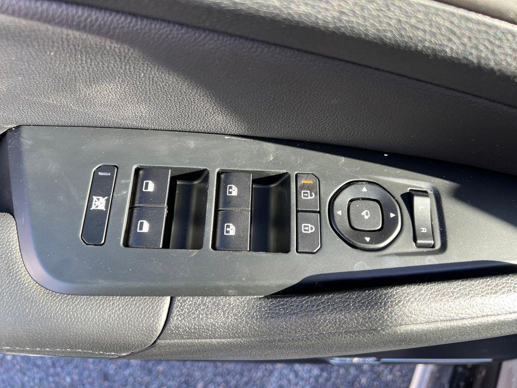 New 2026 Wolf Gray Kia X-Line image 14