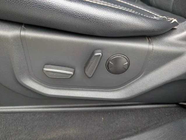 Used 2022 White Metallic Ford Lariat image 15