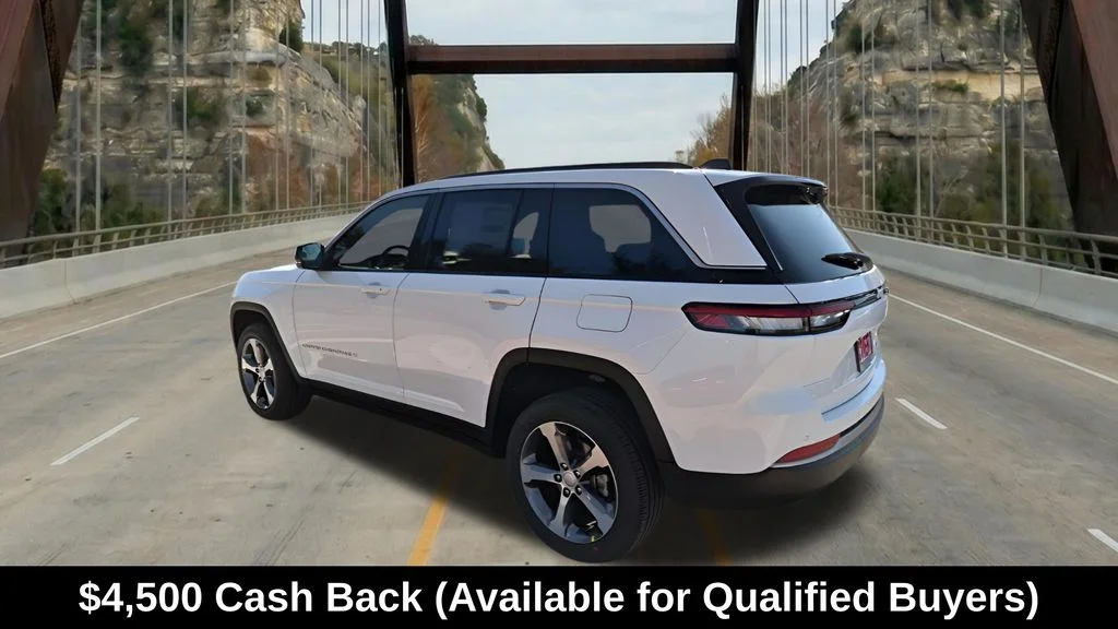 New 2026 Bright White Clear-Coat Exterior Paint Jeep Limited image 7