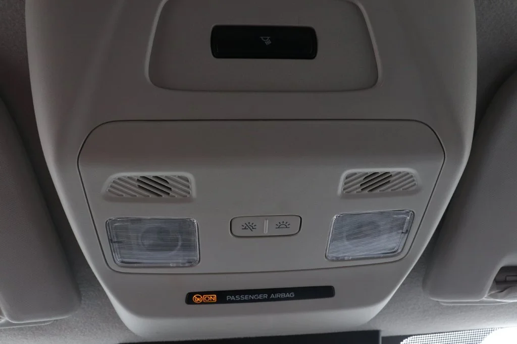 Used 2025 Oxford White Ford Base image 19