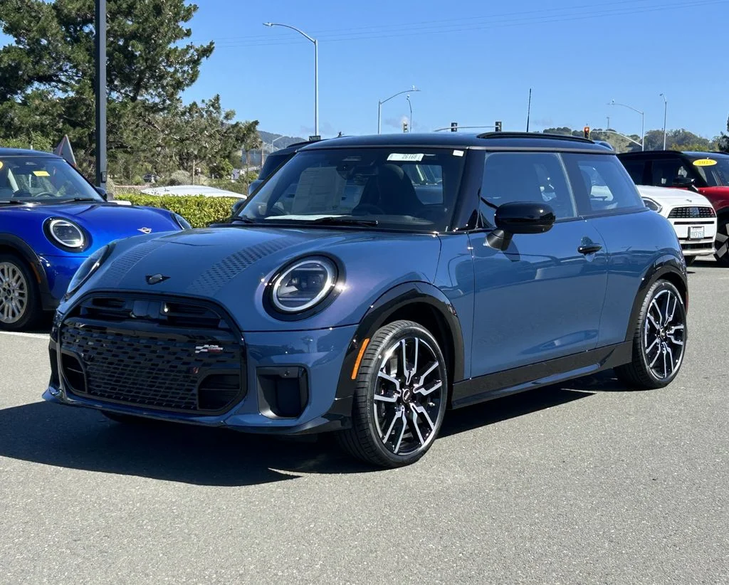 2026 MINI Hardtop Cooper S's photo