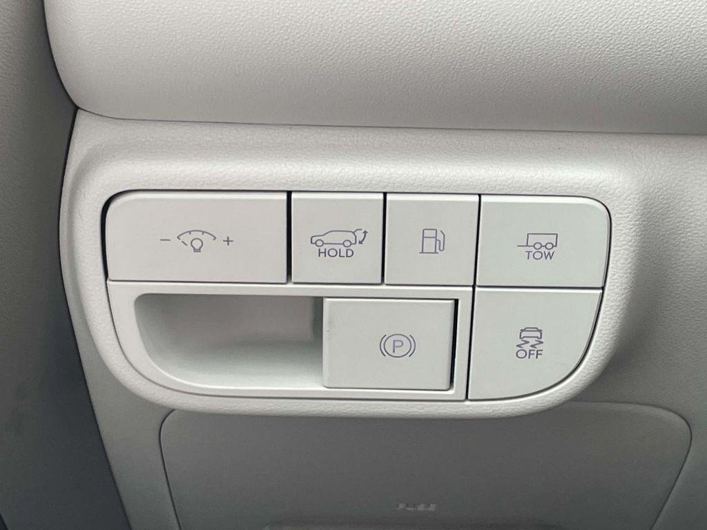 New 2026 White Hyundai SEL Premium 8P image 19