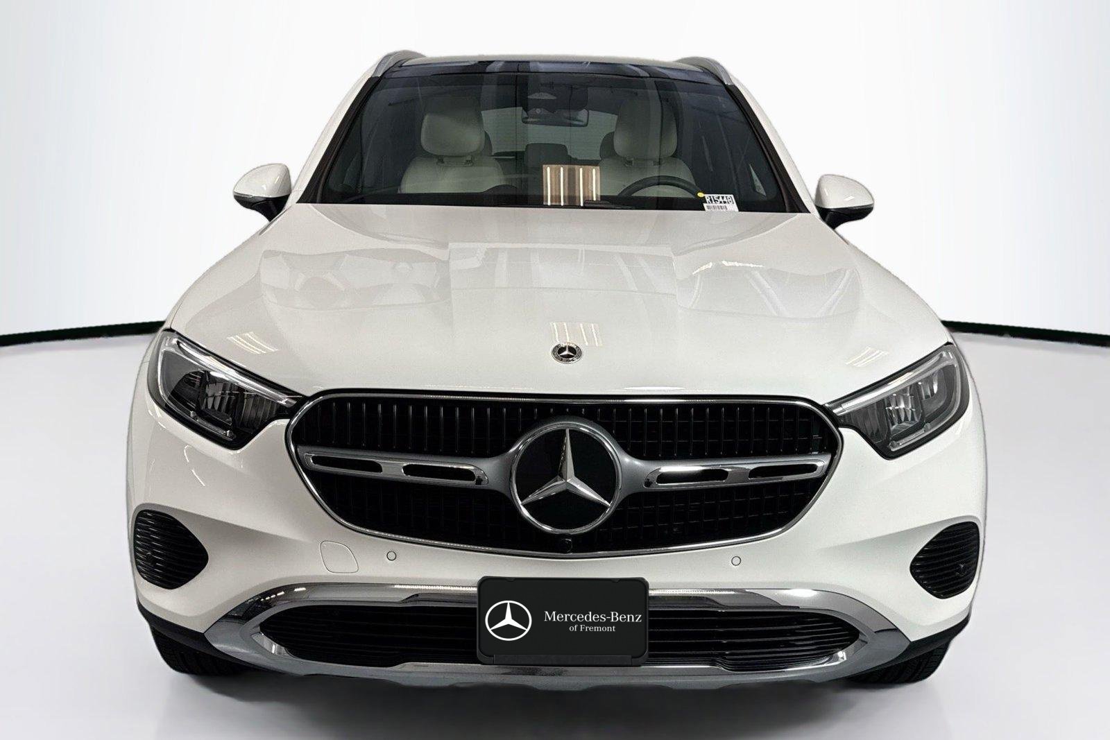 Used 2026 Polar White Mercedes-Benz GLC 300 image 2