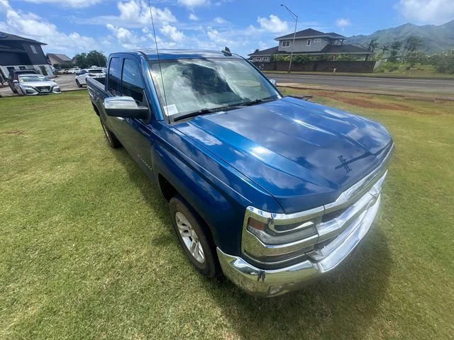 Used 2019 Blue Chevrolet LT image 9