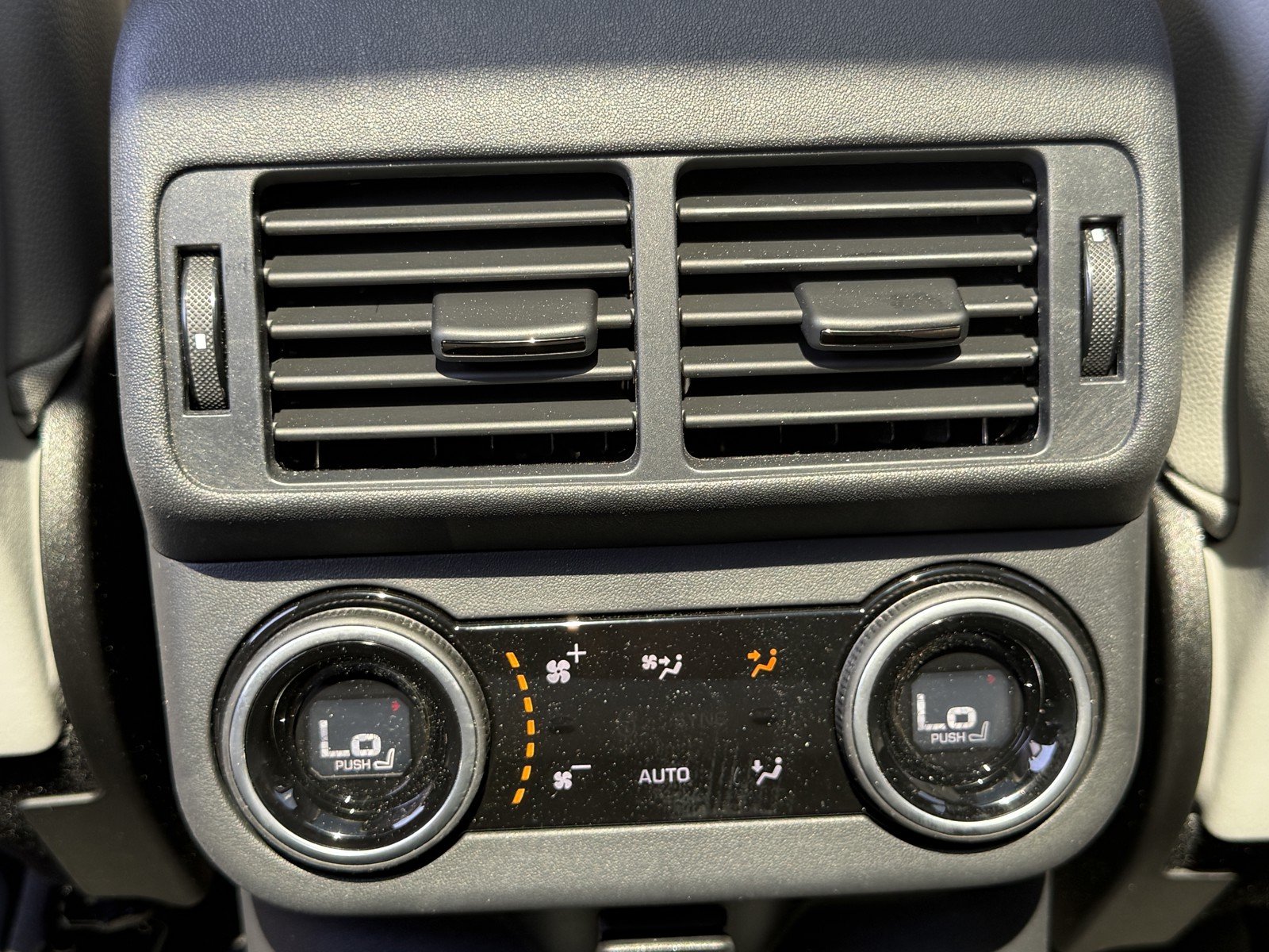 Used 2026 Carpathian Grey Premium Metallic Land Rover Dynamic SE image 21