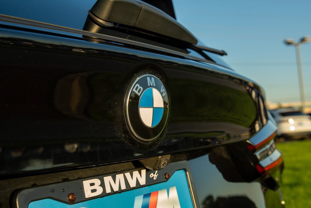 Used 2023 Black Sapphire Metallic BMW xDrive30i image 7