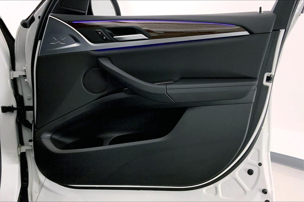 Used 2024 Mineral White Metallic BMW  image 25