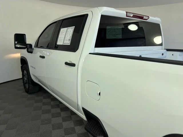 Used 2024 White Chevrolet Custom image 10
