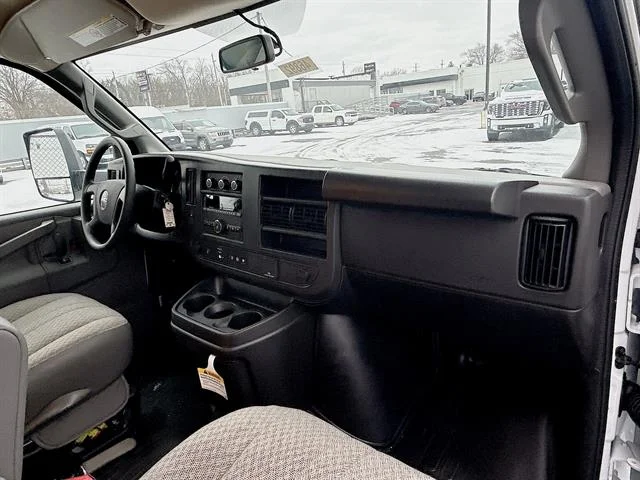 New 2025 Summit White GMC 2WT image 52