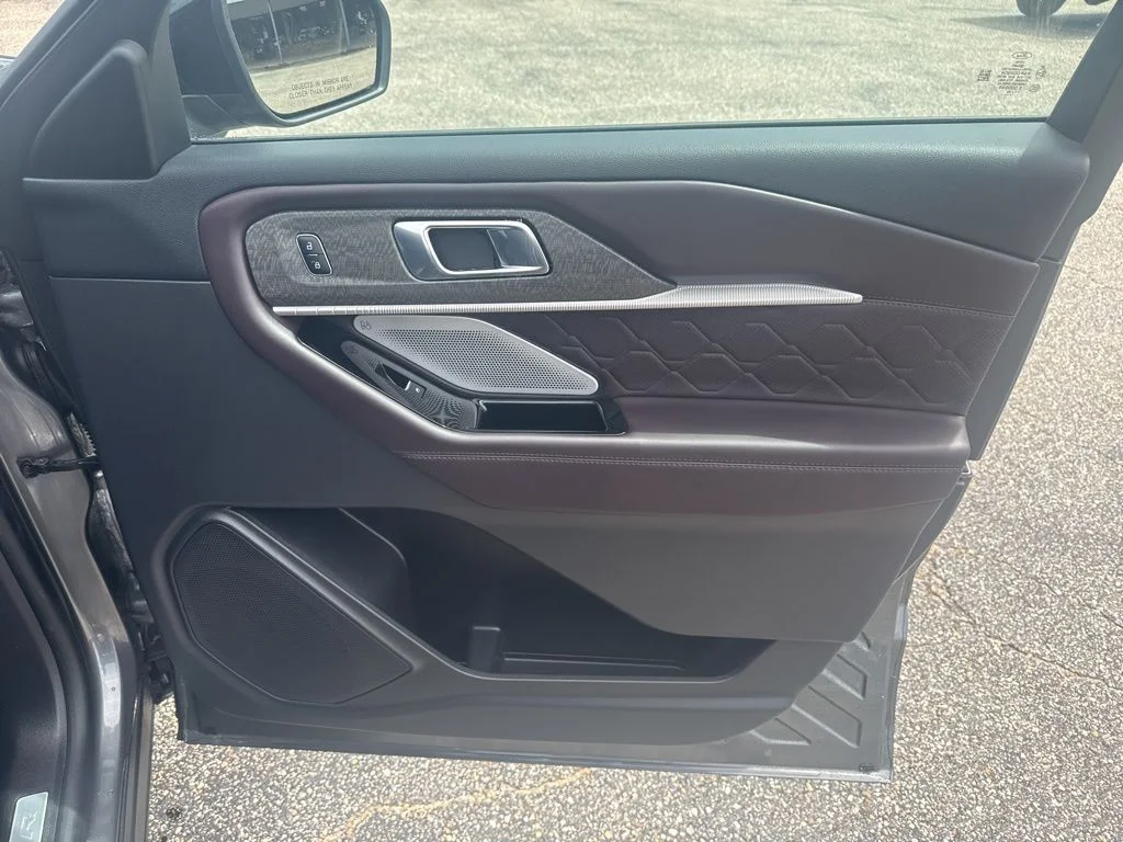 Used 2025 Gray Ford Platinum image 27