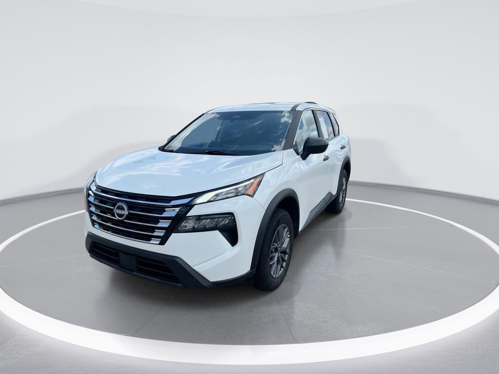 Used 2024 White Nissan S image 4