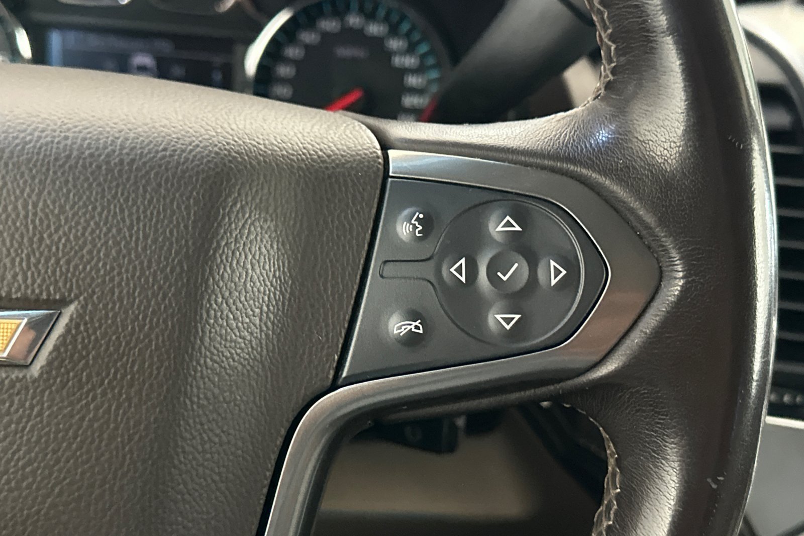 Used 2019 Gray Chevrolet LT image 26