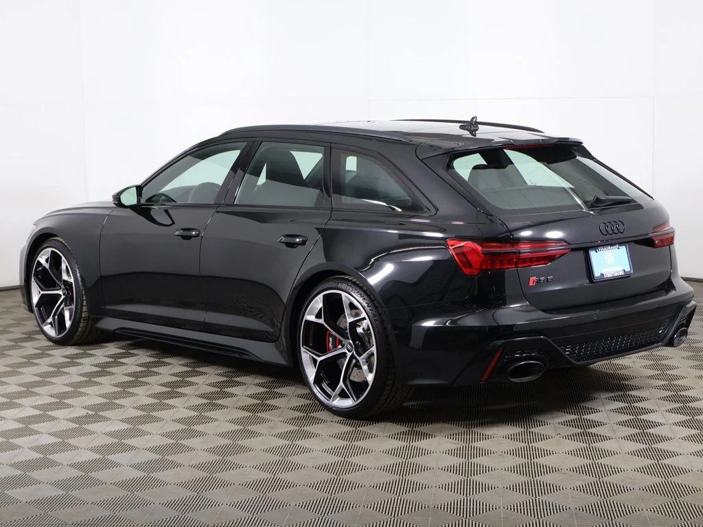 Used 2025 Mythos Black Metallic Audi 4.0T image 11