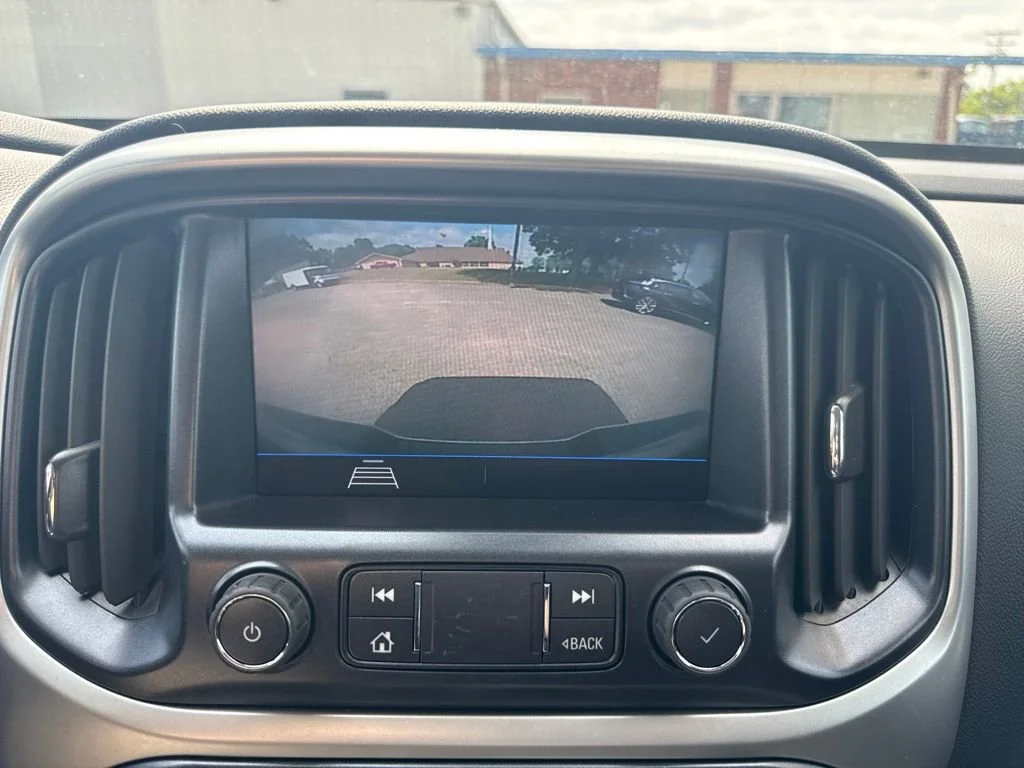 Used 2022 Summit White Chevrolet LT image 18