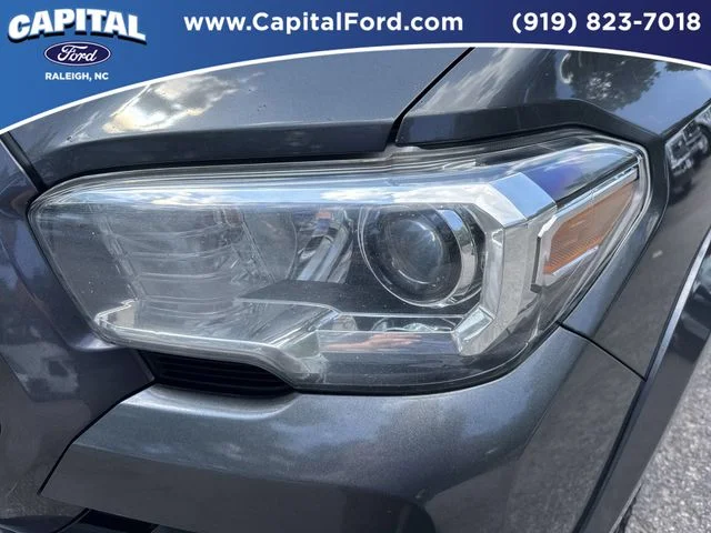 Used 2016 Gray Toyota SR5 image 11