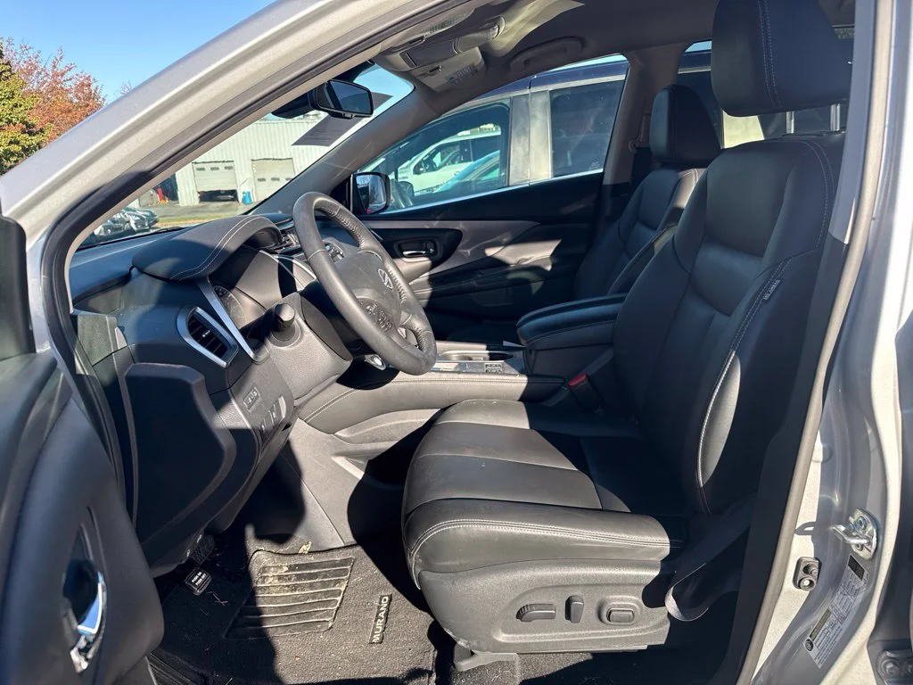 Used 2024 Silver Nissan SV image 5