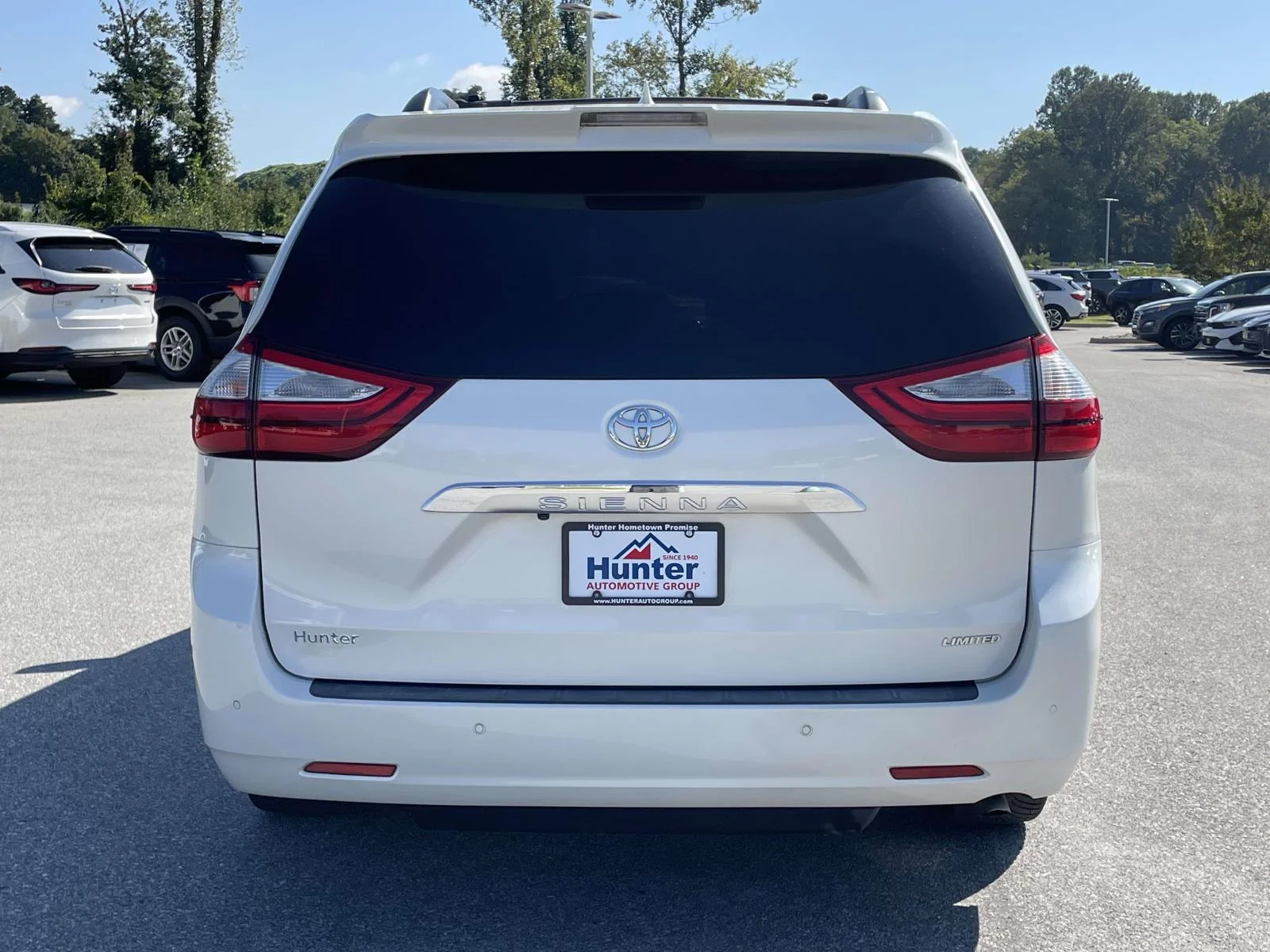 Used 2019 Blizzard Pearl Toyota Limited Premium image 29