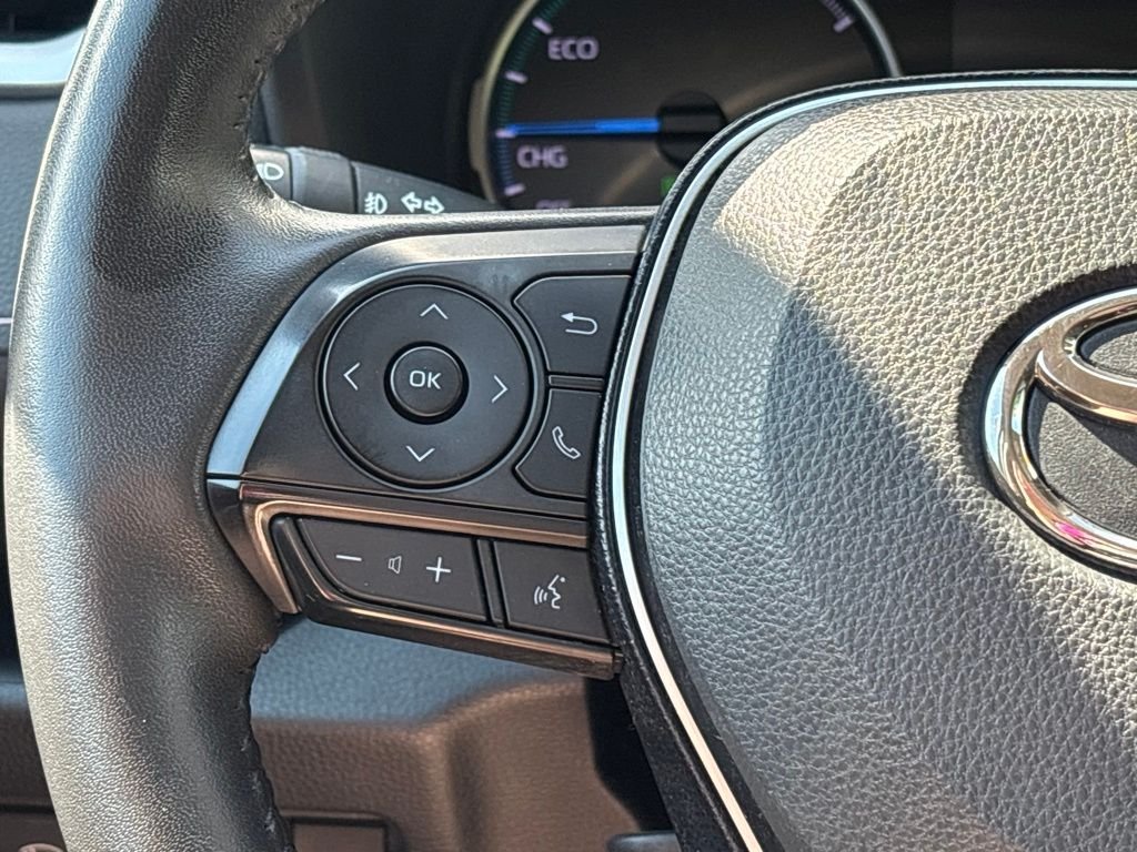 Used 2020 Black Toyota XLE image 25