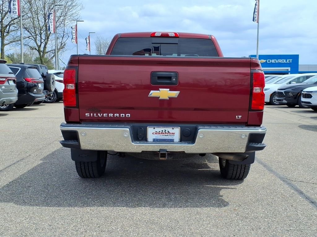 Used 2016 SIREN RED TINTCOAT Chevrolet LT image 5