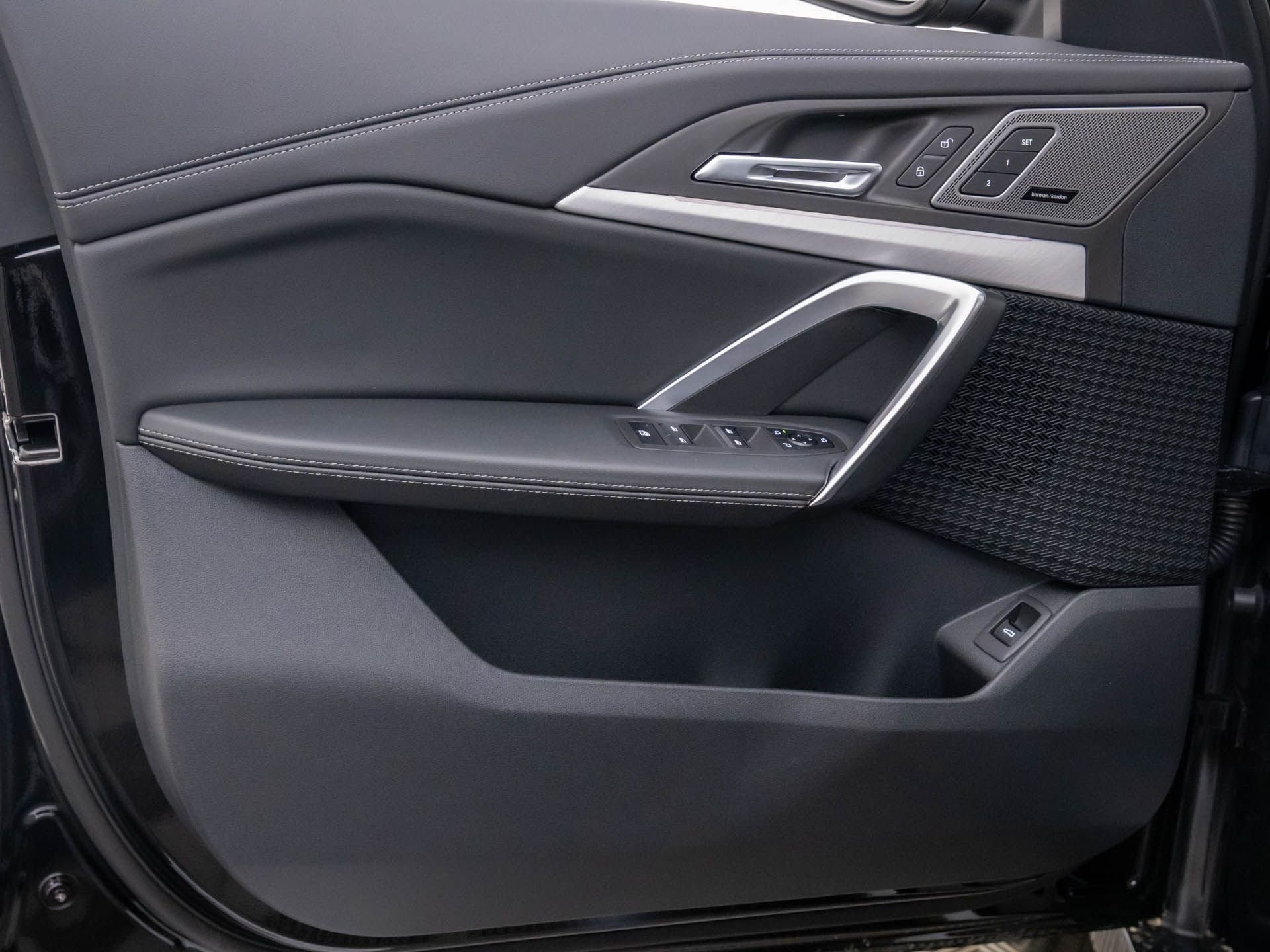 New 2026 Jet Black BMW xDrive28i image 13