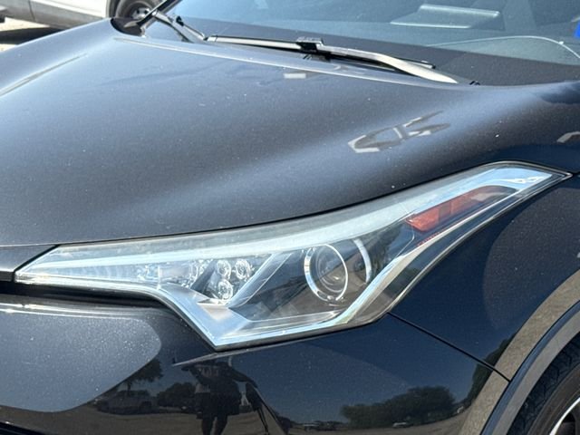 Used 2018 Black Toyota XLE Premium image 4