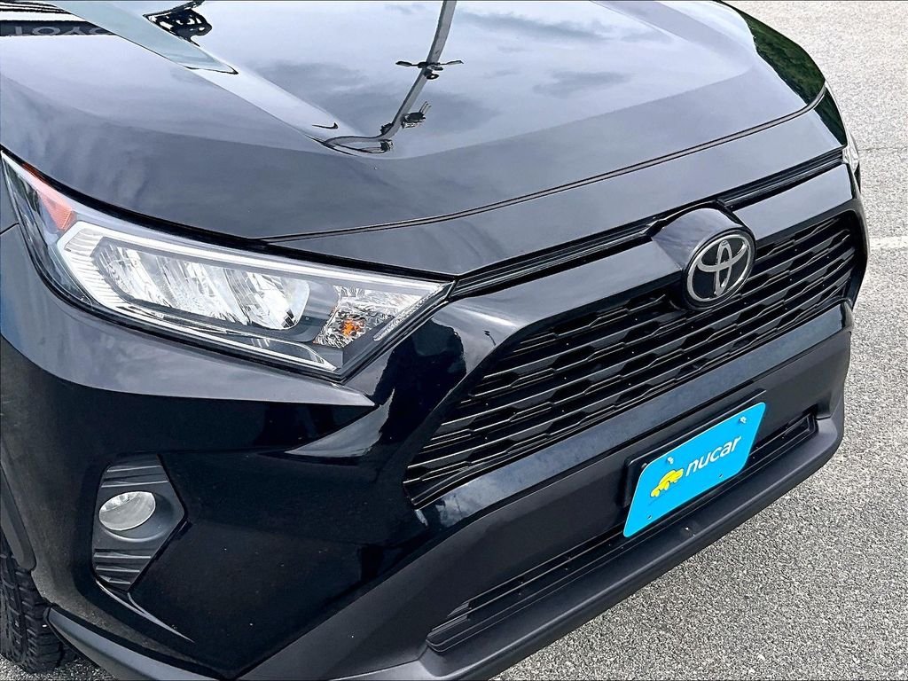Used 2019 Black Toyota XLE image 30