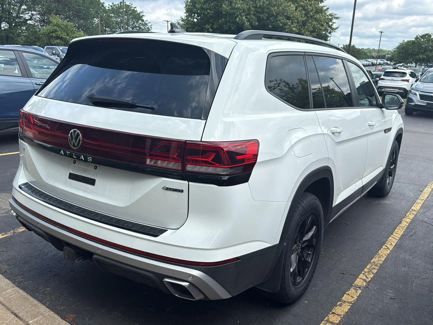 Used 2024 Wh Volkswagen 2.0T Peak Edition SE w/Technology image 19