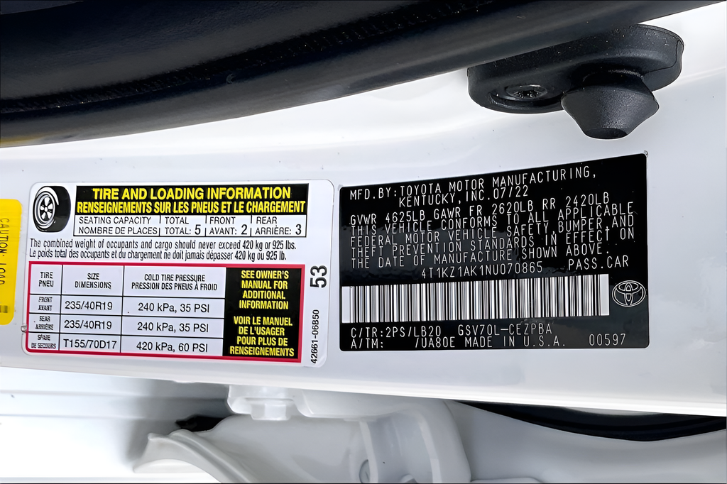 Used 2022 White Toyota XSE V6 image 16