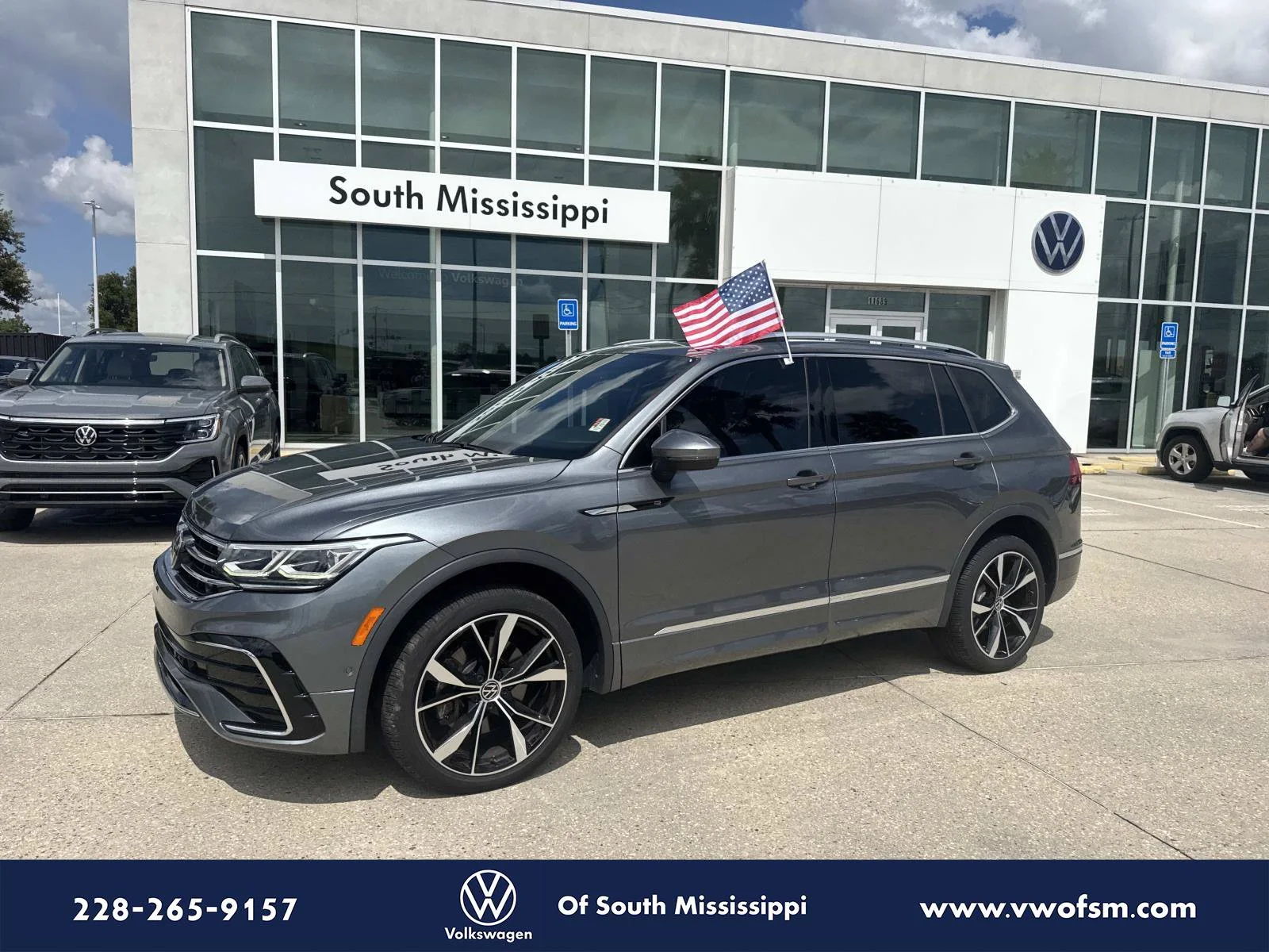 2023 Volkswagen Tiguan SEL R-LINE