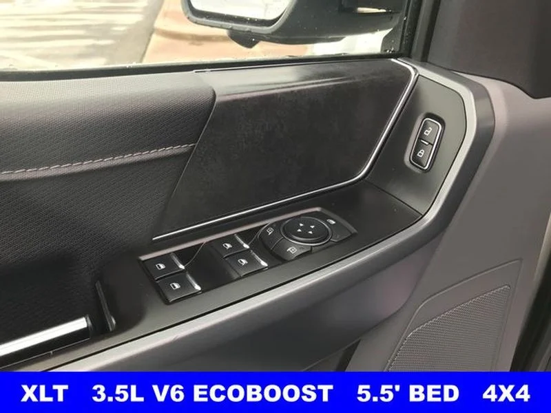 Certified Used 2024 Avalanche Ford XLT image 7