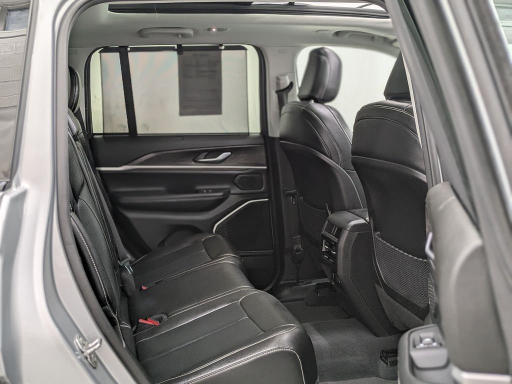 Used 2023 Silver Jeep 4xe image 24