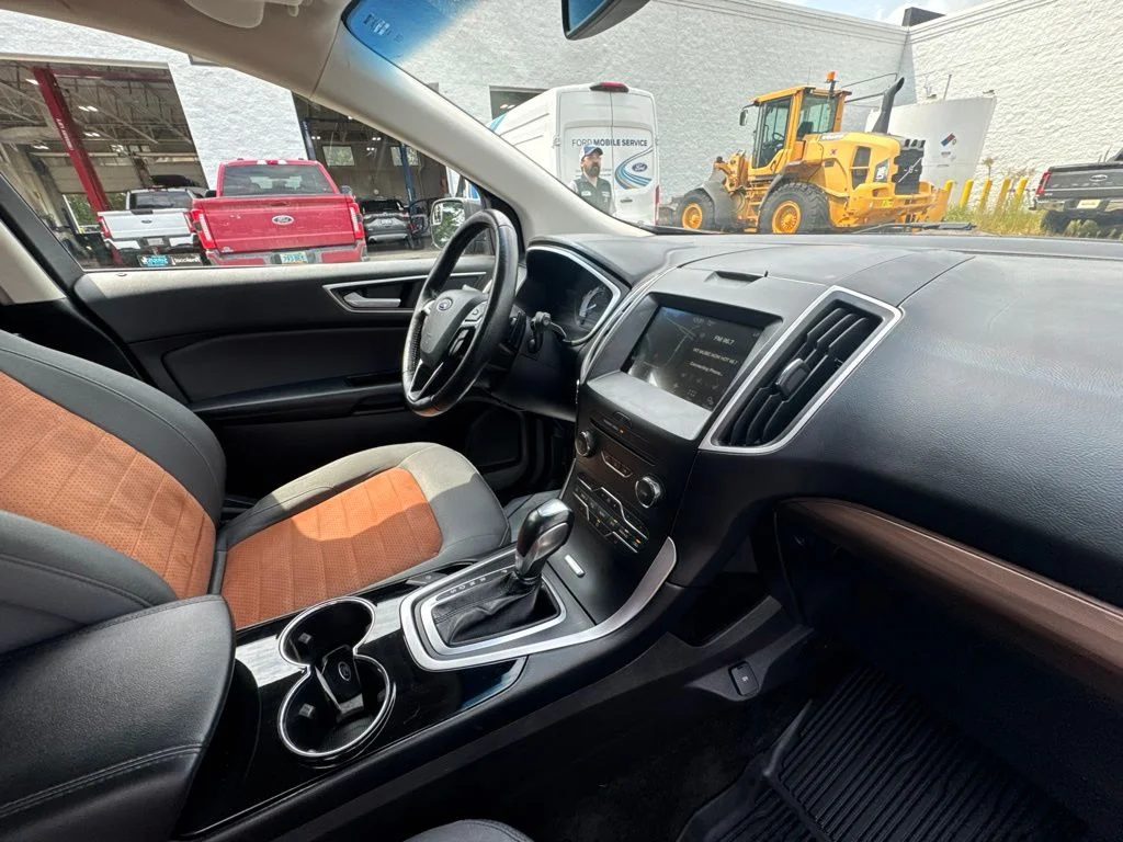 Used 2018 Shadow Black Ford SEL image 31